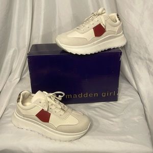 Madden Girl - Low Top Sneakers for Women - Size 9